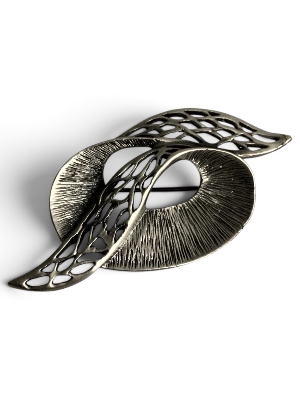Vintage Celebrity NY‑Style Gunmetal Swirly Filigree Brooch